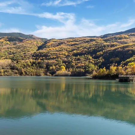 Stone Near And Scenic Lake, Cleaning Included * Benasque