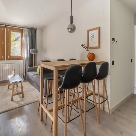 Apartamento Stone Near And Scenic Lake, Cleaning Included *