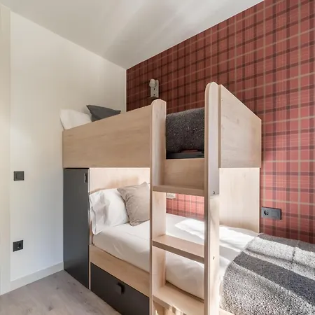 Stone Near And Scenic Lake, Cleaning Included * Benasque