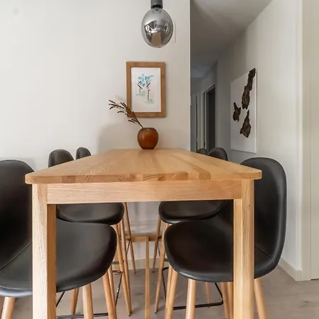 Stone Near And Scenic Lake, Cleaning Included Apartamento Benasque