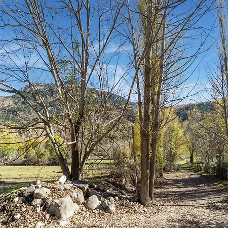 Stone Near And Scenic Lake, Cleaning Included *