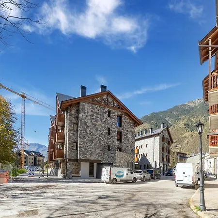 Stone Near And Scenic Lake, Cleaning Included Benasque
